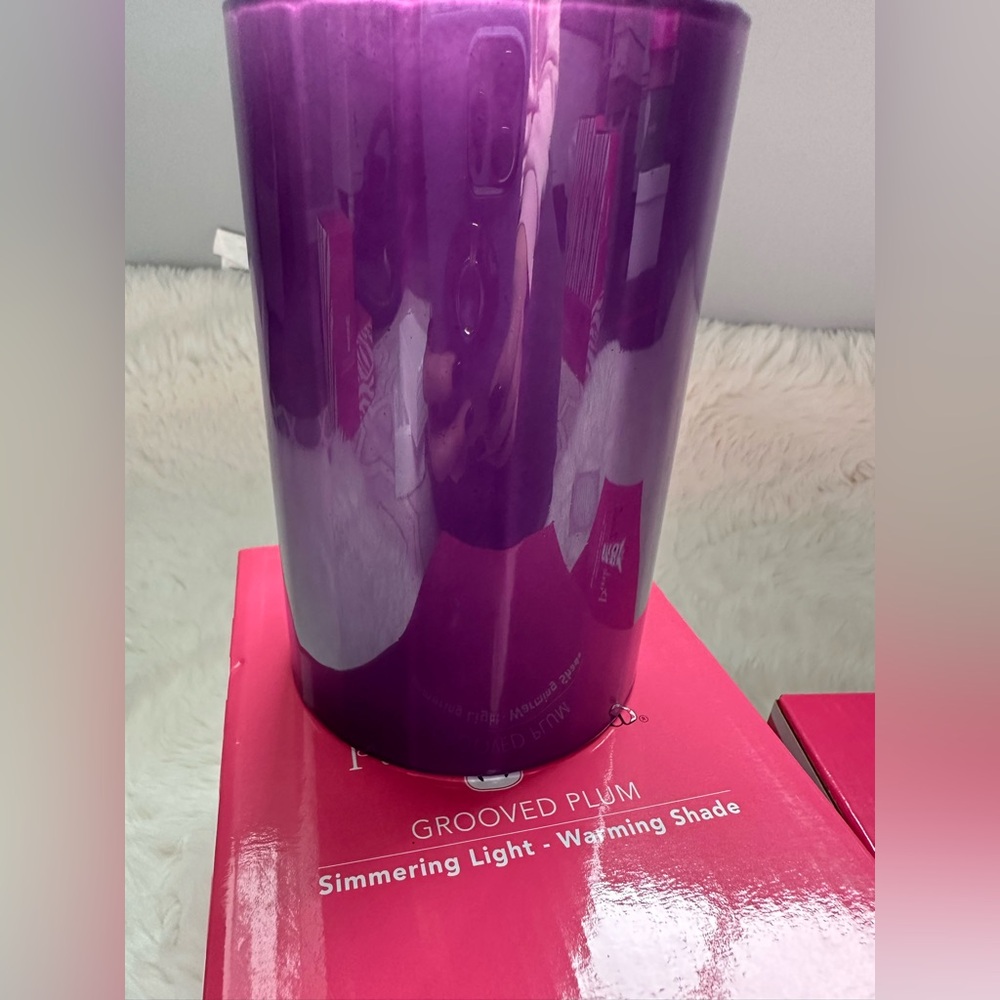 Pink zebra grooved plum simmer light with base